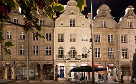 Grand Place Hotel 